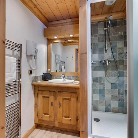 Spacieux A La Rosiere Avec Hammam Et Jacuzzi Pour 15 Personnes Chalet Montvalezan